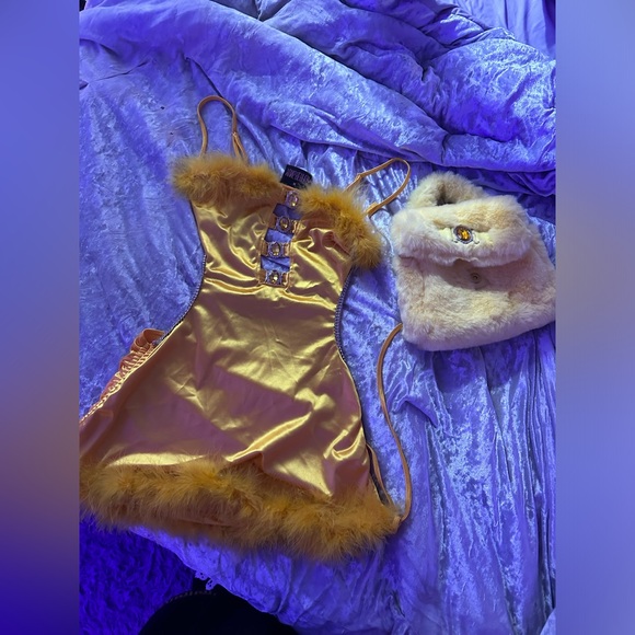 Glamorous yung reaper yellow “Belle” dress & fuzzy matching bag🌹 - Picture 2 of 11